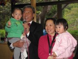 Qingbo mit Enkeln
